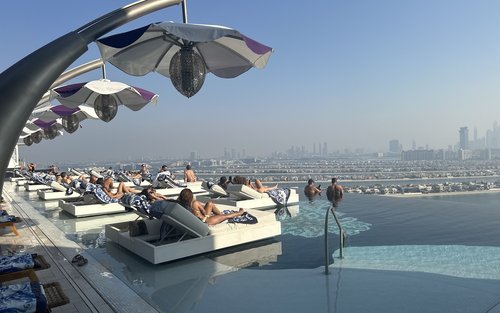 Luxury tour with Sky Pool and Shopping in Dubai 