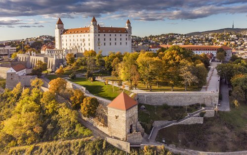 从维也纳出发：布拉迪斯拉发城堡与隐藏景点一日游