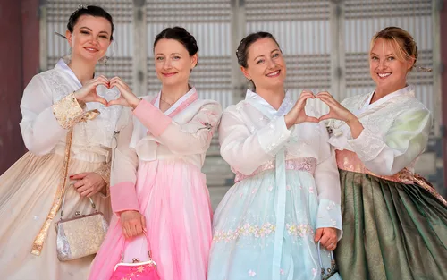 [Daehan Hanbok] Аренда ханбока и фотосессия в Кёнбоккун
