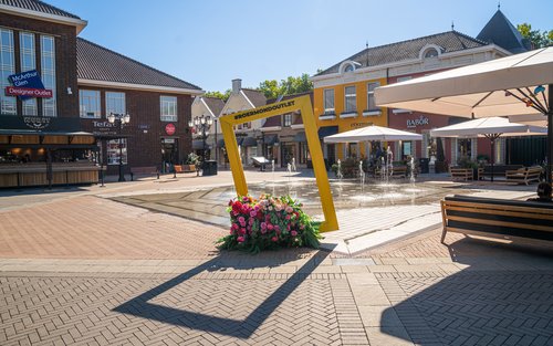 Düsseldorf Designer Outlet Roermond Full-Day Shopping Tour