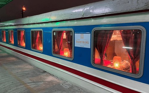 Hanoi - Sapa Deluxe Sleeper train ng Damitrans Express 