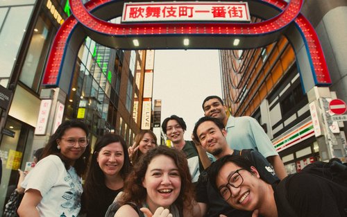 Shinjuku Bar Hopping Tour Izakaya & Golden Gai (3 oras na All-Drink / 2 oras)