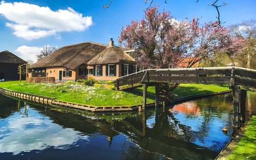 Zaanse Schans, Lego Village & Giethoorn day trip from Amsterdam