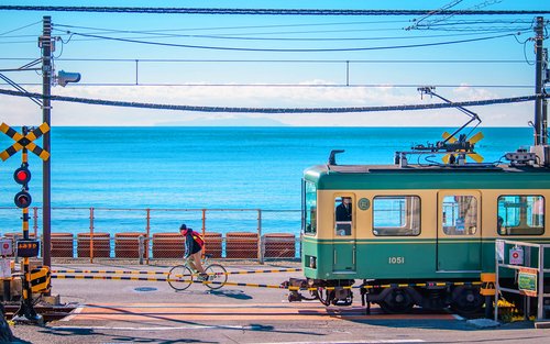 Kamakura Day Trip | Kamakura Great Buddha, Enoden (including train ticket), Shonan Sea View at Kamakura Kokomae Station, Enoshima Walk, Tsurugaoka Hachimangu Shrine (Departure from Tokyo)