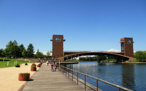富山玻璃美術館及環水公園半日私人步行遊連甜點製作
