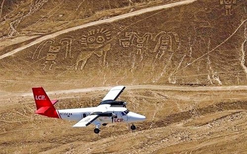 Nazca Lines Scenic Flight with Round-Trip Transport from Lima