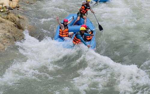 Rafting en eaux vives, tyrolienne et aventure en quad