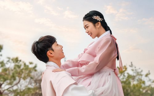 Půjčovna hanboků s účesem v hanokové vesnici Jeonju