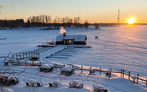 Helsinki: Esperienza rustica in cottage galleggiante con sauna finlandese