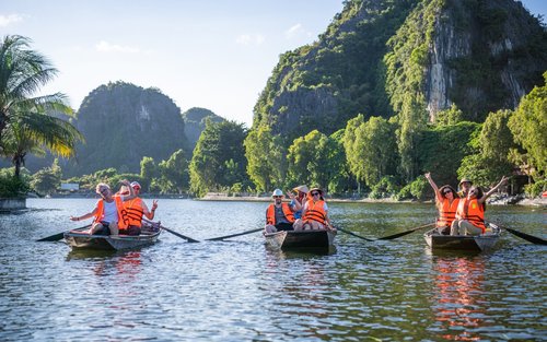 2D1N Ninh Binh and Ha Long Bay Tour with Overnight in Ninh Binh