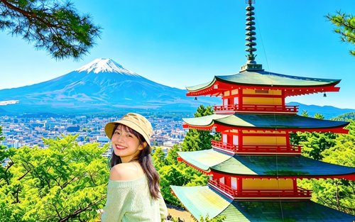 Mount Fuji Popular Instagrammable spots tour with Lunch Option