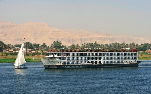 4-Day Nile Cruise Aswan and Luxor Hot Air Balloon with Abu Simbel