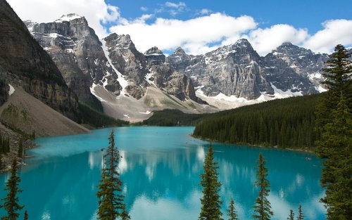 Lake Louise and Moraine Lake Full-Day Banff Canyon Discovery