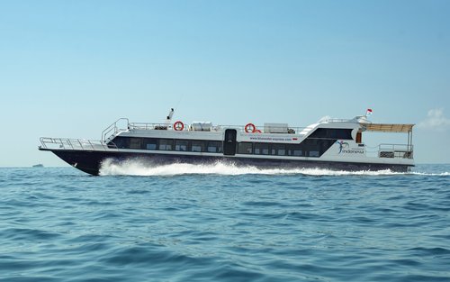 Bilet na szybką łódź między Bali a Nusa Penida oferowany przez Blue Water Express