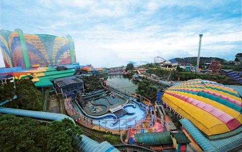 Genting Highlands Tour with Awana Cable Car and Premium Outlets