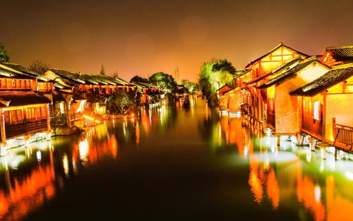 One-day tour of the ancient water towns in Jiangnan: Wuzhen East Gate and West Gate