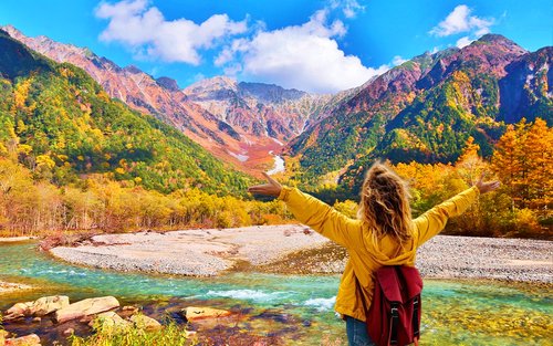 追寻四季山水的静谧风光：上高地 · 山岳秘境徒步之旅 （名古屋出发）