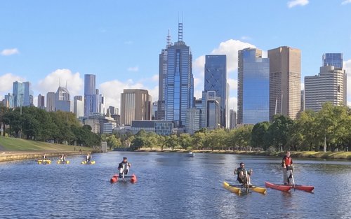 墨尔本亚拉河水上自行车体验