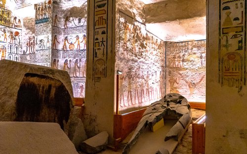 Visita privada de mig dia a la Vall dels Reis i Hatshepsut de Luxor