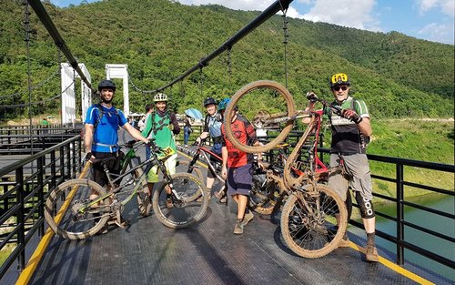 Cyklotúra k lepkavým vodopádům v Chiang Mai od Trailhead