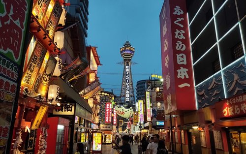 Osaka: Lawatan Malam Budaya LGBTQ+ di Kawasan Doyama & Shin-sekai