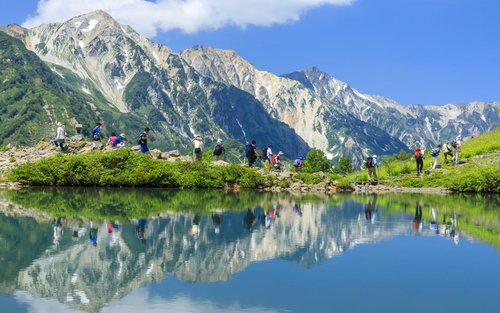 Spring, Summer, and Autumn Hiking Trip | Kamikochi x Shirakawa-go x Hida Takayama 2-Day Tour | Departure from Nagoya | Includes Resort Hotel