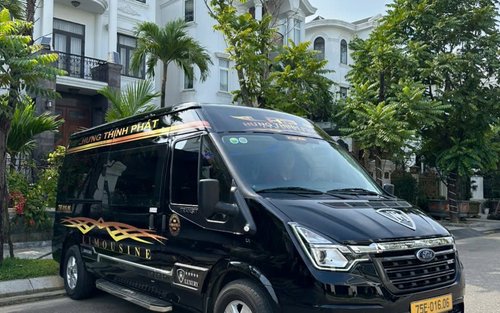 Hue til Hoi An - 9-personers limousine fra Hung Thinh Phat