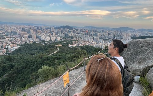 Fortress Night Hike & Snack at a Local Market in Seoul
