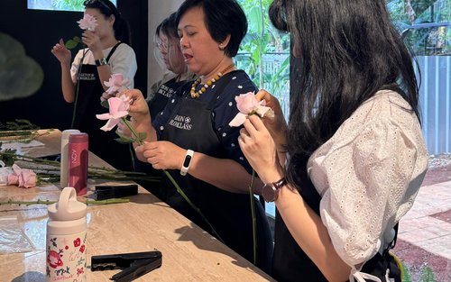 Fun Flower Workshop in Jakarta with Baleton Flowerchef