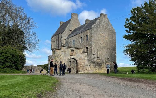 Tour Nhóm Nhỏ Tham Quan 2 Lâu Đài Edinburgh và Outlander Cả Ngày