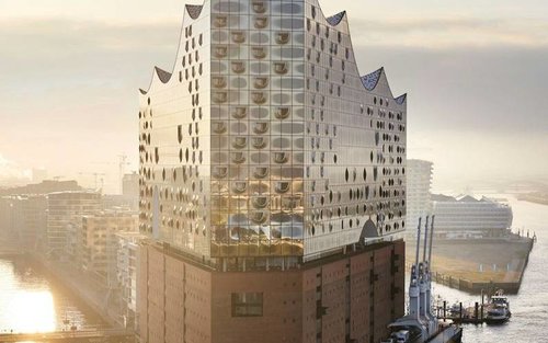 Elbphilharmonie Plaza Tour with French Rolls and Coffee in Hamburg