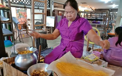 Private tour to learn about textiles at the Thai Silk Village in Chiang Mai