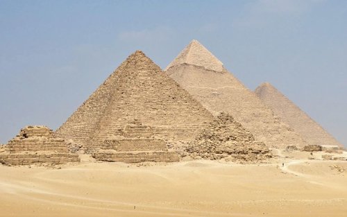 Cairo Giza Pyramids & Egyptian Museum Full-Day Guided Tour