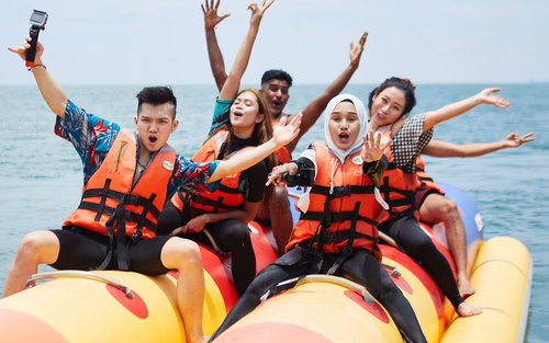 Boat Tour with Water Activities and Seafood Lunch in Port Dickson