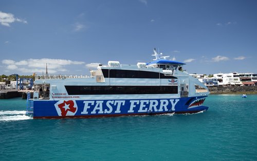 从兰萨罗特岛出发的富埃特文图拉岛和科拉雷侯一日游