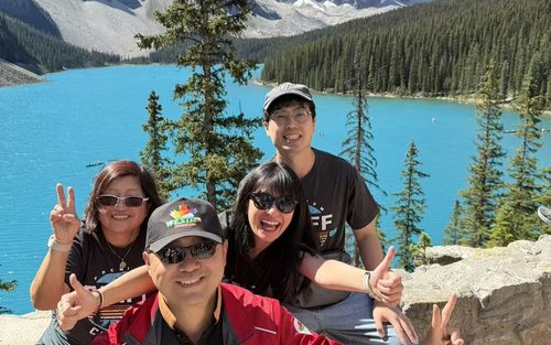 Lake Louise & Moraine Lake Full-Day Sightseeing & Nature Tour 