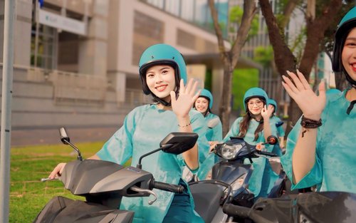 Recorrido de comida callejera y turismo en scooter en la ciudad de Ho Chi Minh