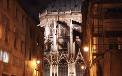 Ghosts, Mysteries and Legends Evening Walking Tour in Paris