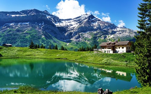 Glacier 3000, Diablerets, and Montreux Day Tour from Lausanne