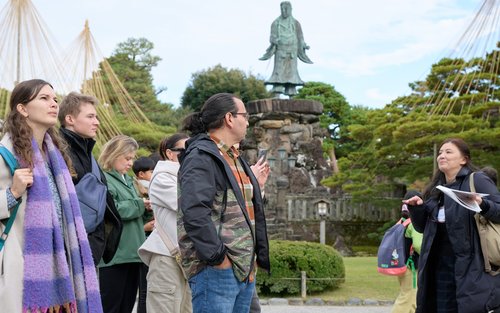 Historická prohlídka zahrady Kenrokuen a hradu Kanazawa