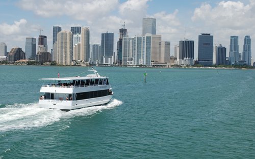 邁阿密比斯坎灣 1.5 小時觀光遊船
