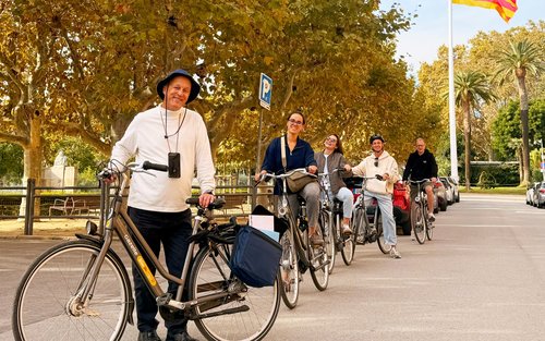 Barcelona City Highlights Bike Tour with Photo