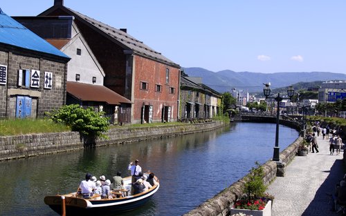 Hokkaido: Otaru Canal Cruise and Seal Engraving Experience