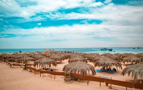 Морская прогулка на остров Гифтун Хула Хула, парасейлинг и обед — ХУРГАДА