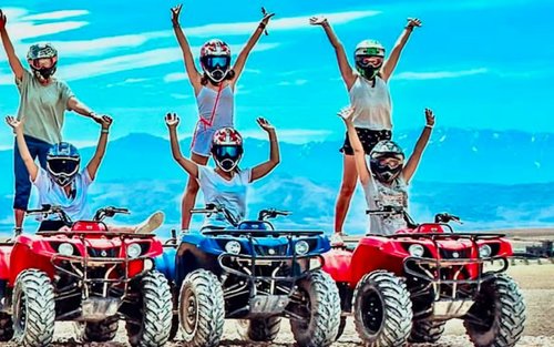 Marrakech: Pagsakay sa Kamelyo at Quad sa Disyerto ng Agafay na may Kasamang Pagkain at Palabas