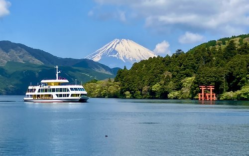 Mount Fuji-Hakone Day Trip with Sukiyaki Lunch: Mount Fuji 5th Station, Hakone Cruise & Ropeway with Tickets (Return by Shinkansen)