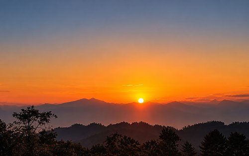 加德滿都納加闊特登山健行一日遊