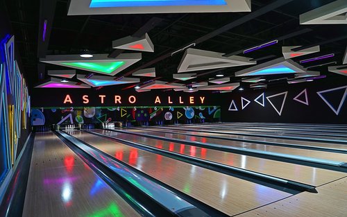 拉乌尼翁的Astro Alley娱乐中心