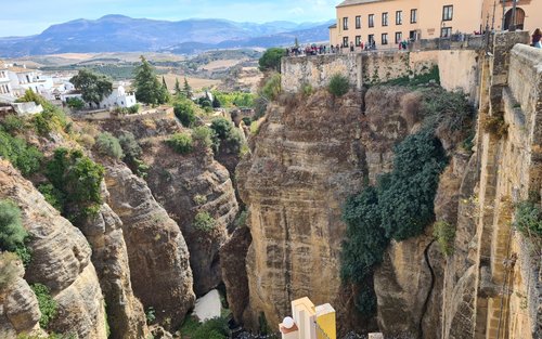 [한국어 가이드][소규모 미니벤 샌딩투어] 세비야, 론다, 네르하, 프리힐리아나, 그라나다