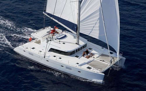 Gems of Santorini catamaran cruise experience with meal